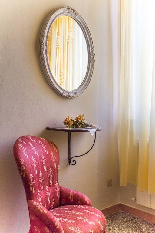 I Due Cipressi Guest House Torrenieri Exterior photo