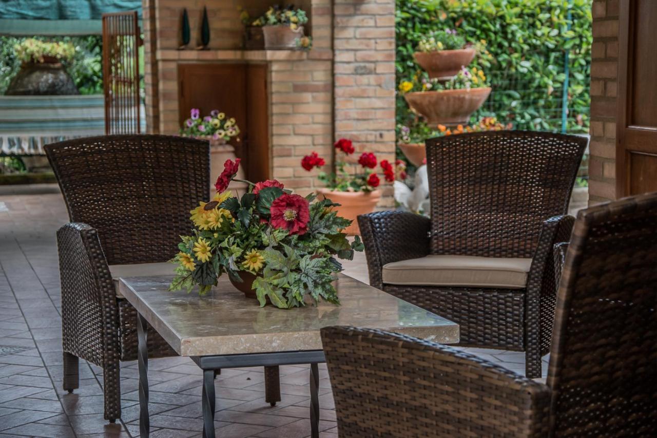 I Due Cipressi Guest House Torrenieri Exterior photo