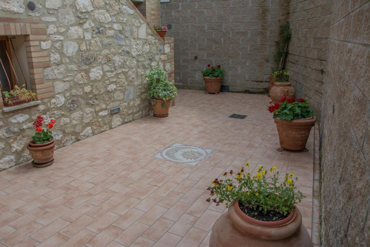 I Due Cipressi Guest House Torrenieri Exterior photo