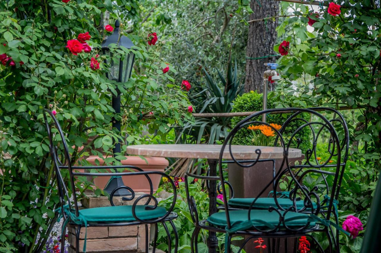 I Due Cipressi Guest House Torrenieri Exterior photo